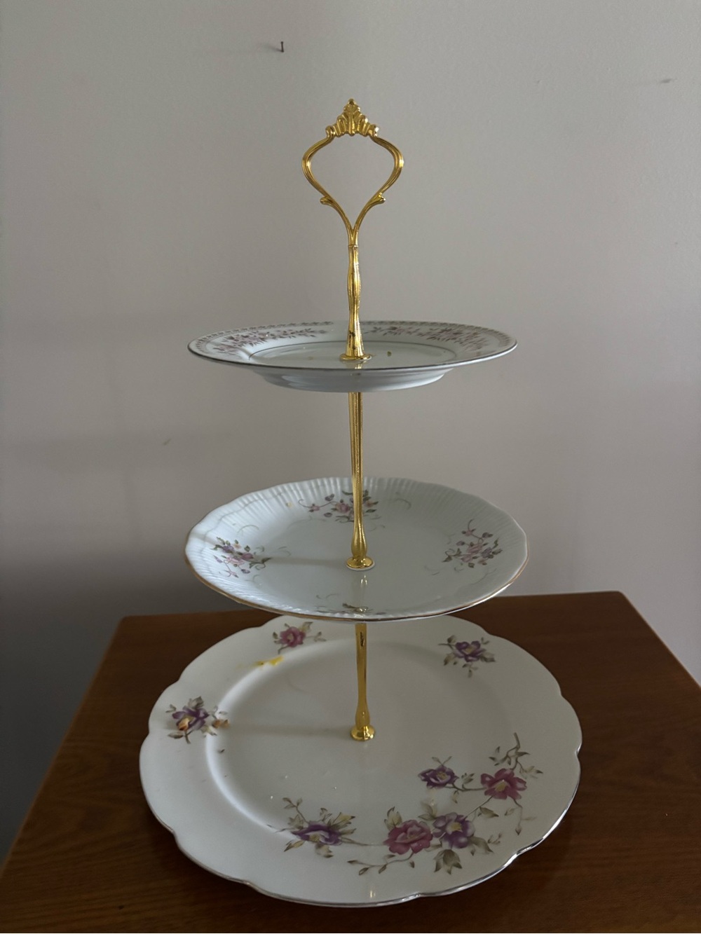 Classic Porcelain 3-Tier Serving Stand with Gold Handle - White Floral